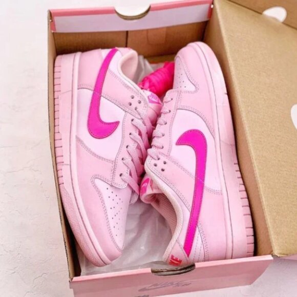 Nike Dunk Low "Triple Pink" Classic casual board shoe pink - Picture 1 of 9